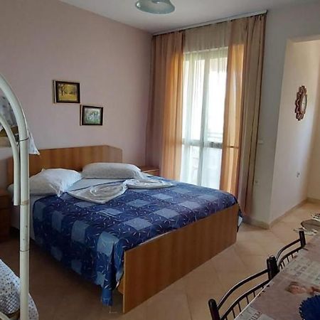 Villa Madani Драч Екстериор снимка