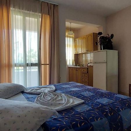 Villa Madani Драч Екстериор снимка